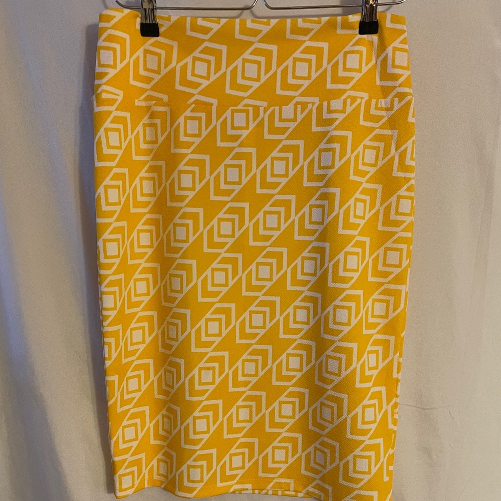 NWOT LuLaRoe Mini Skirt Size Medium